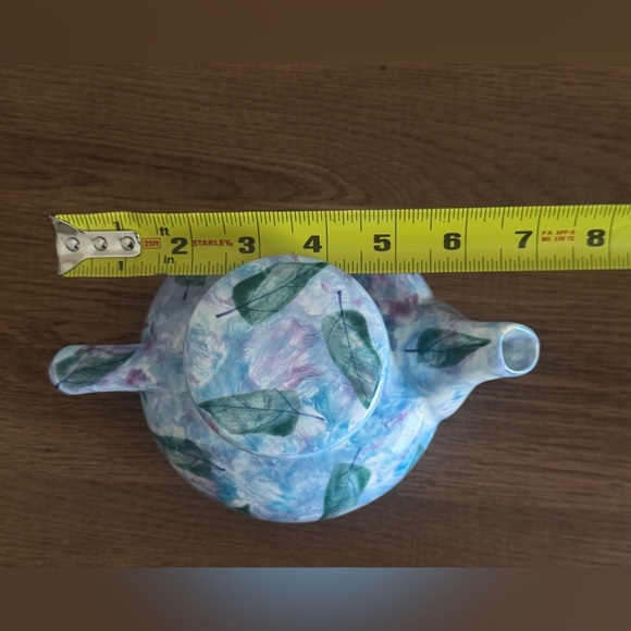 Handcrafted Ceramic Teapot with Leaf Design - Picture 7 of 7